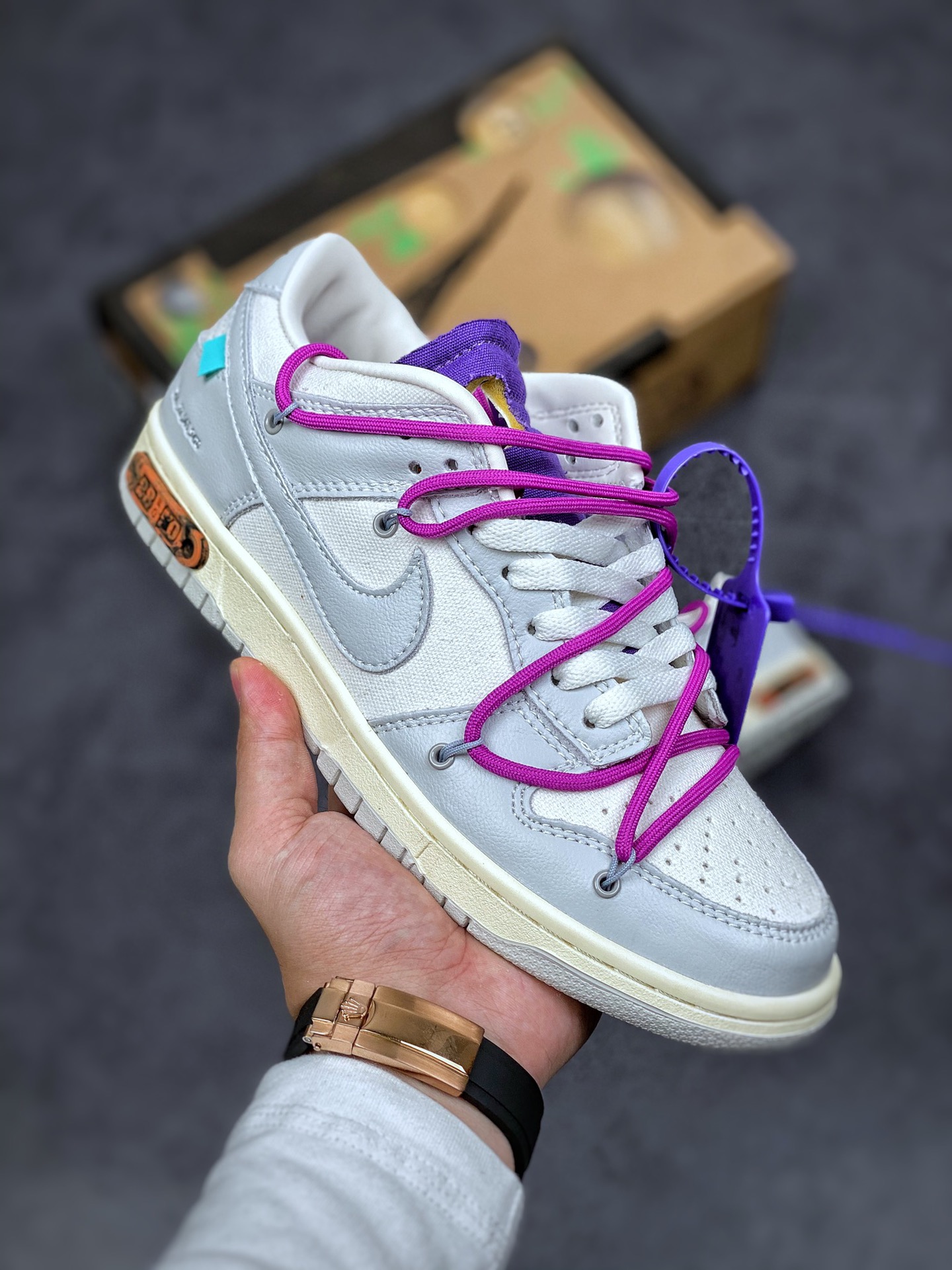 Off-White x Dunk Low 'Lot 28 of 50' DM1602-111