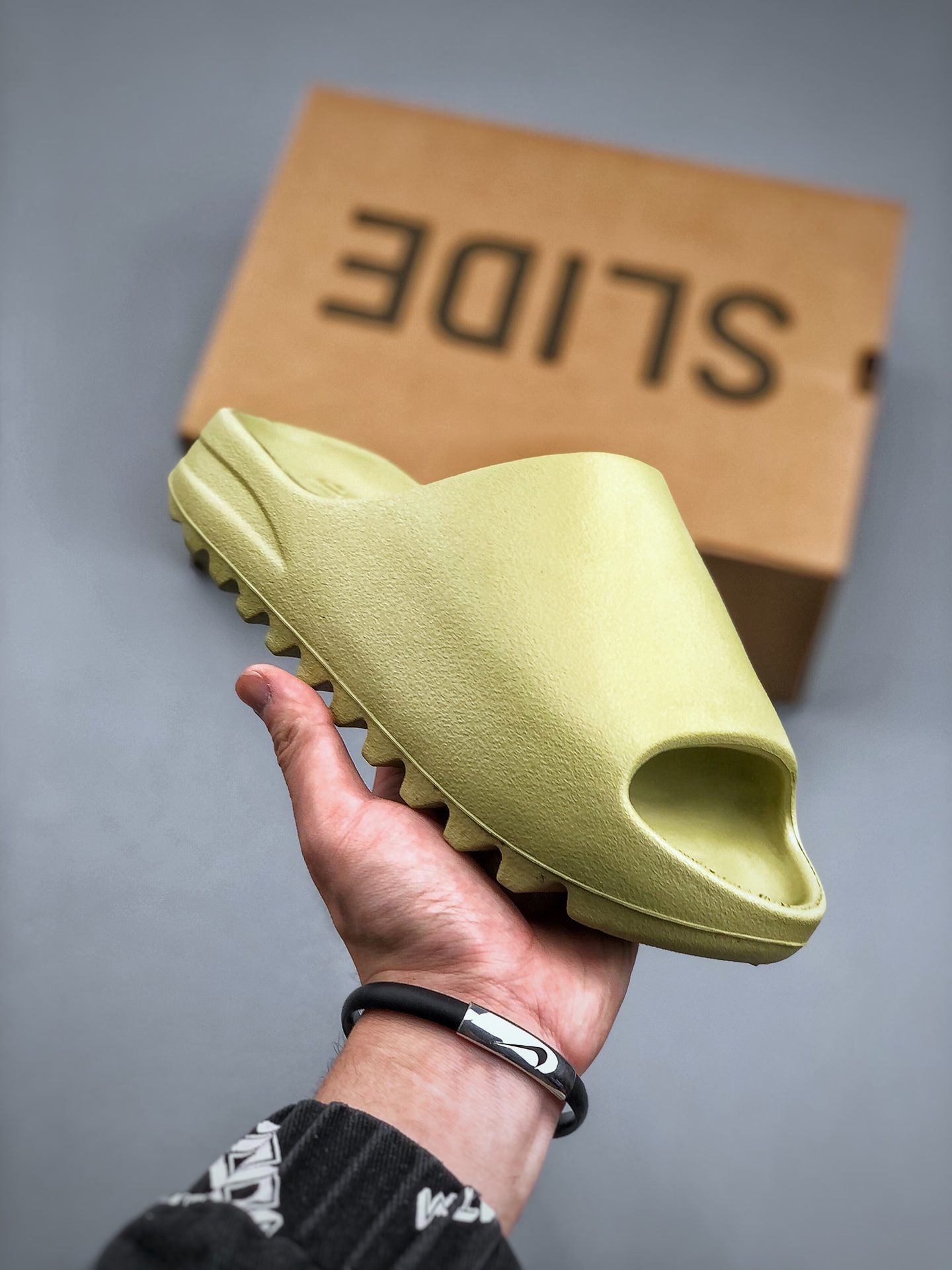 adidas Yeezy Slides 'Resin' FZ5904
